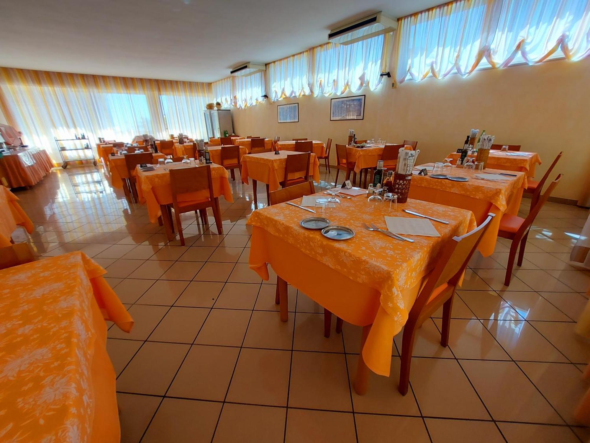 Hotel Joli تْشيزيناتيكو المظهر الخارجي الصورة